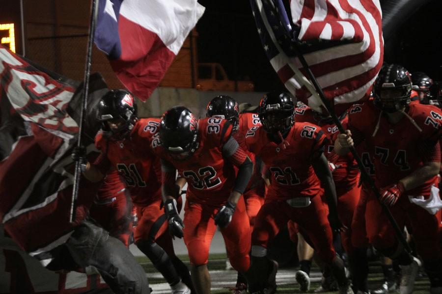 Varsity Football Outscores Seguin by Seven Touchdowns