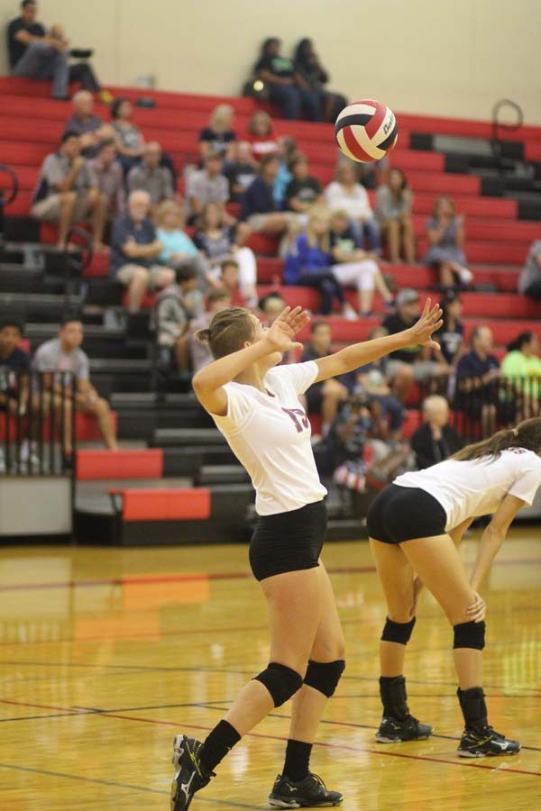 Volleyball prepares for district with win against McNeil