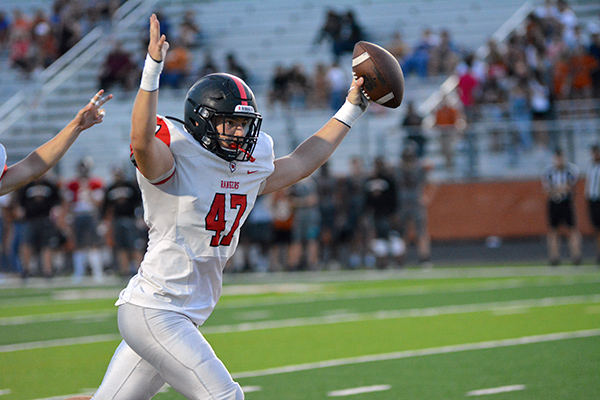 Football Starts District Play Undefeated, Looking for Homecoming Win