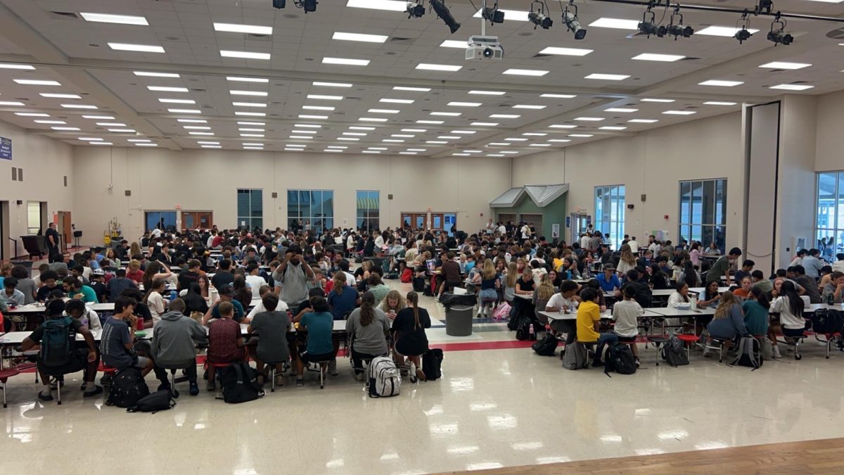 As students find their way to their seat, they come to realize that all the seats are taken up. With the new limit of two lunches, students are having to adjust where and who they sit with, to be able to fit into the cafeteria. “I think it's a lot more crowded but it's chill,” senior Dean Chenault said. “I prefer 3 lunches because there's less people so there's more space and it's less loud.”